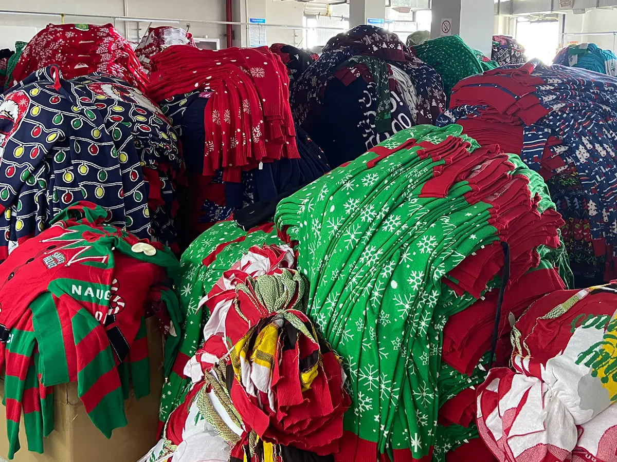 Christmas sweater craftsmanship and production details